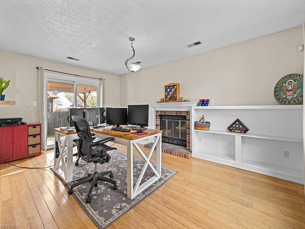 5121 Crabtree PL