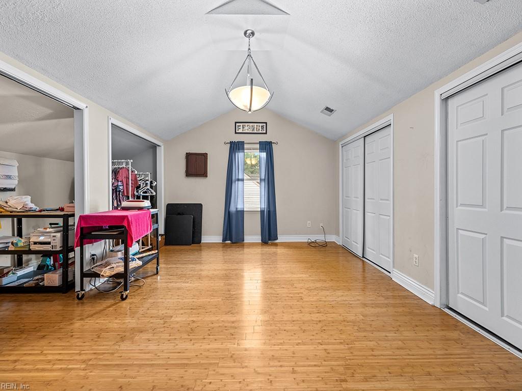 5121 Crabtree PL