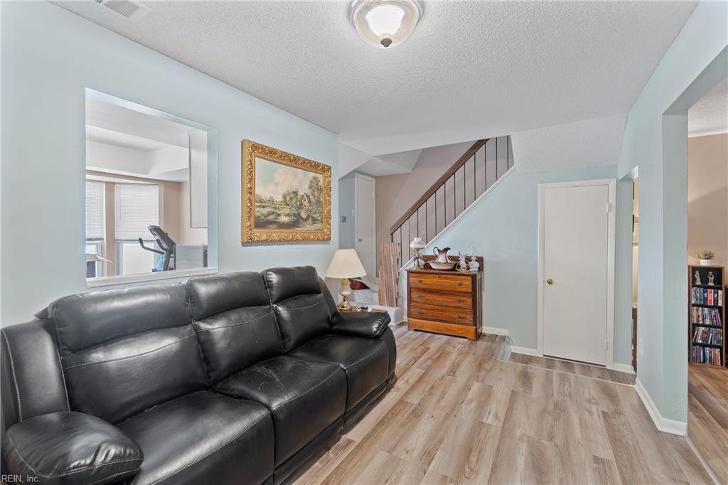 652 Governors WAY