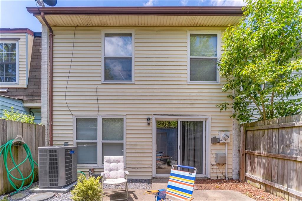 652 Governors WAY