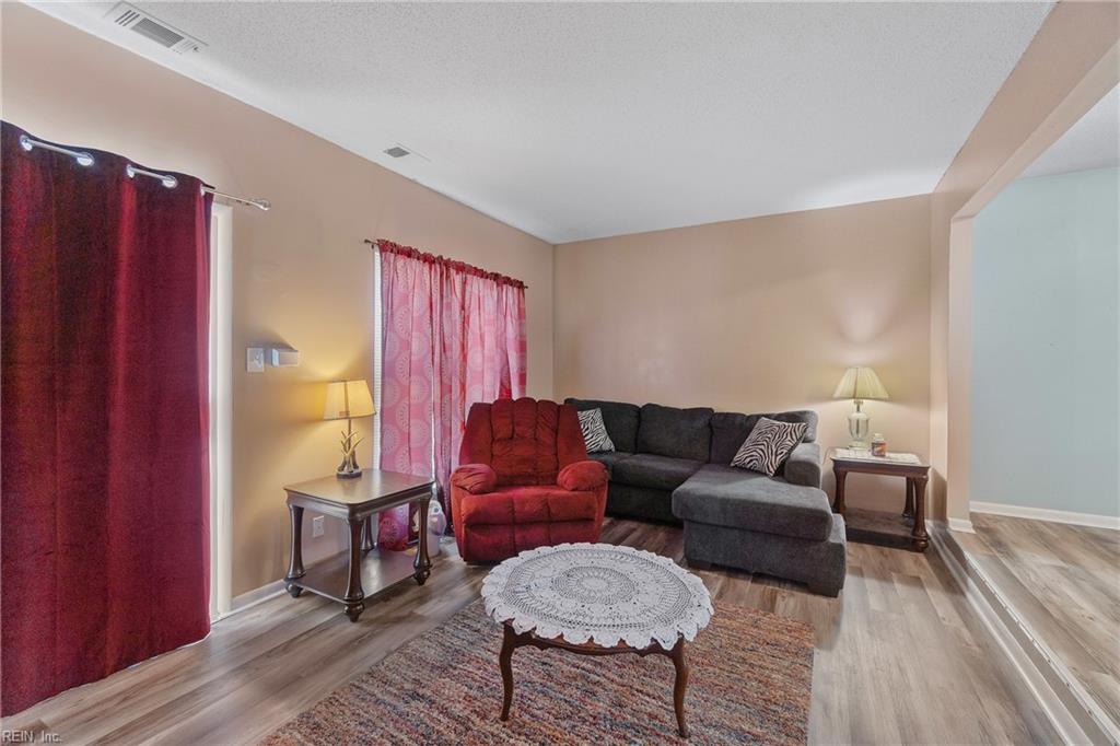 652 Governors WAY