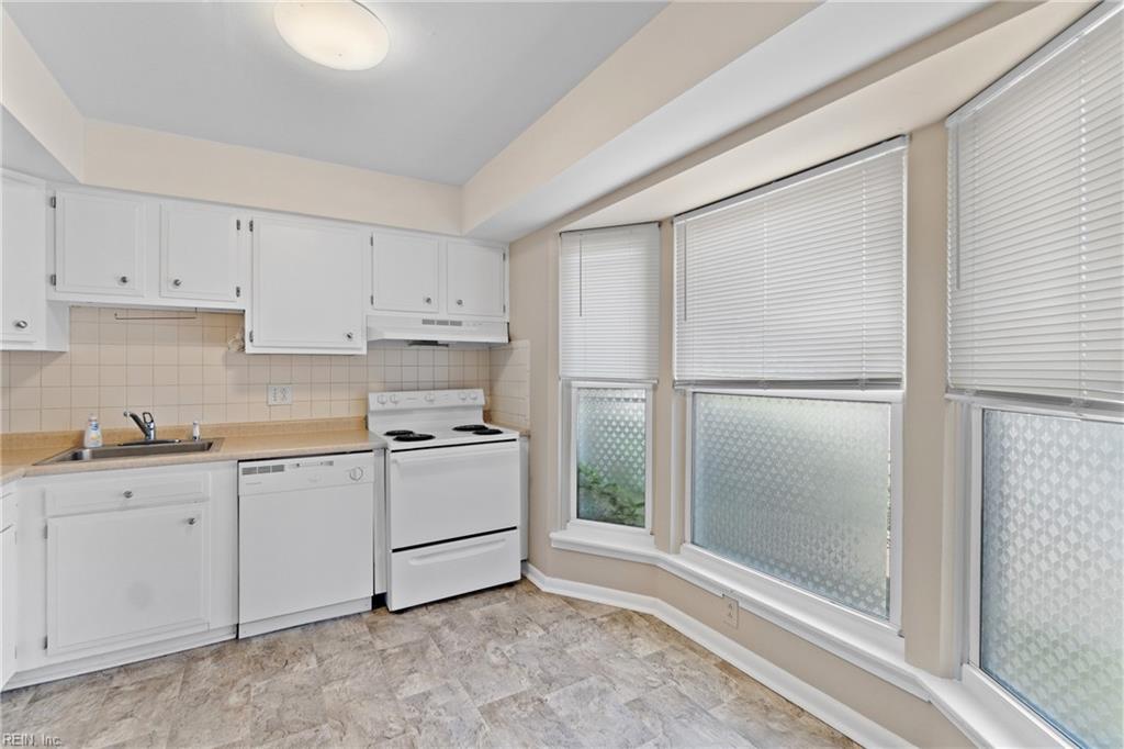 652 Governors WAY