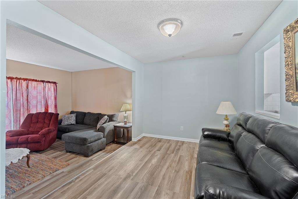 652 Governors WAY