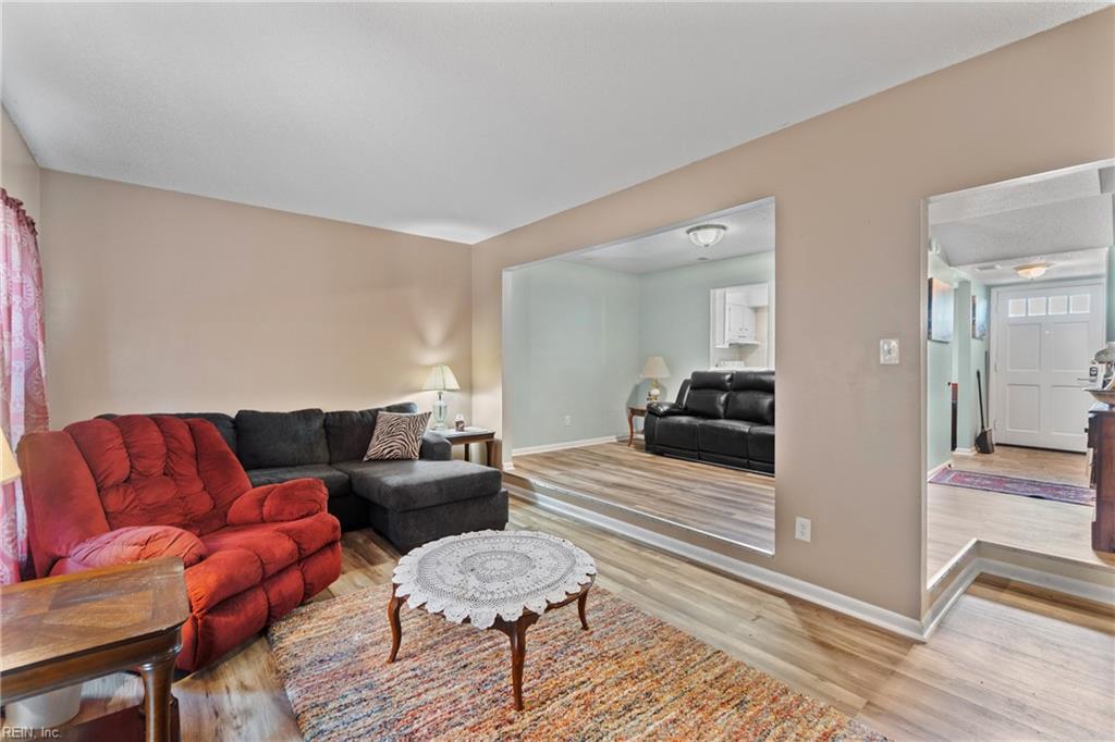652 Governors WAY