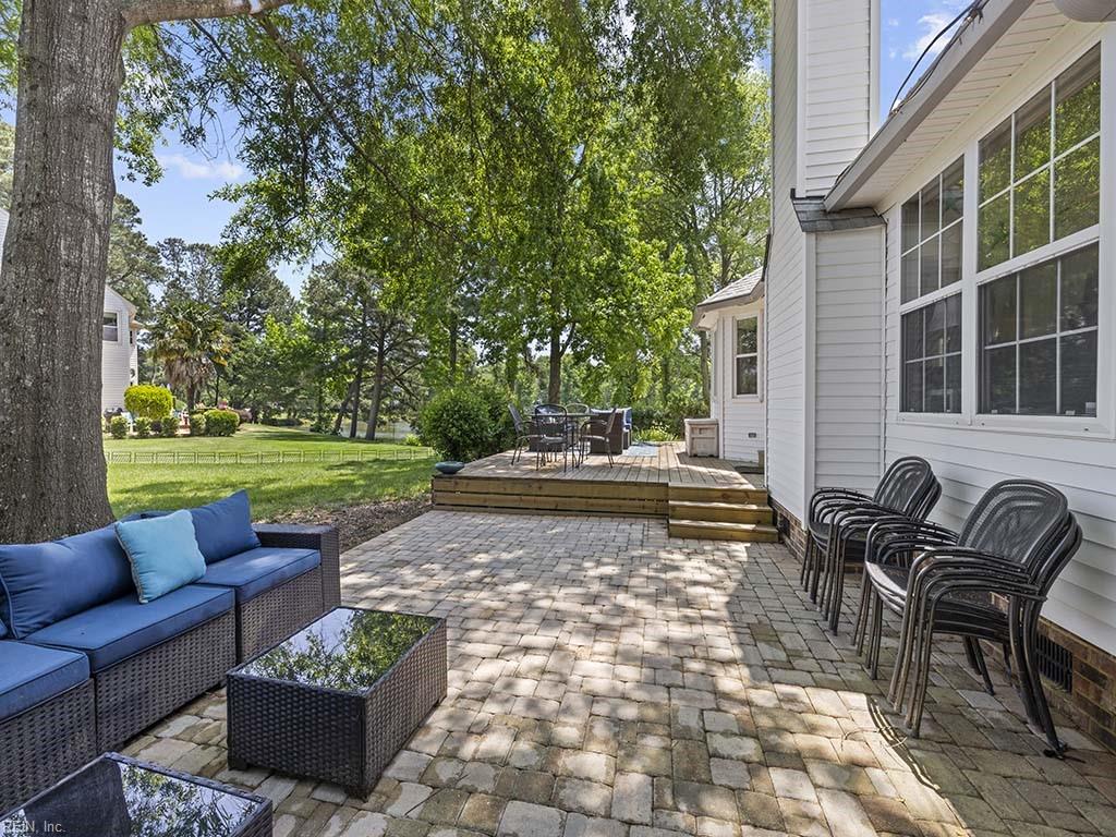 1904 Red Barn DR