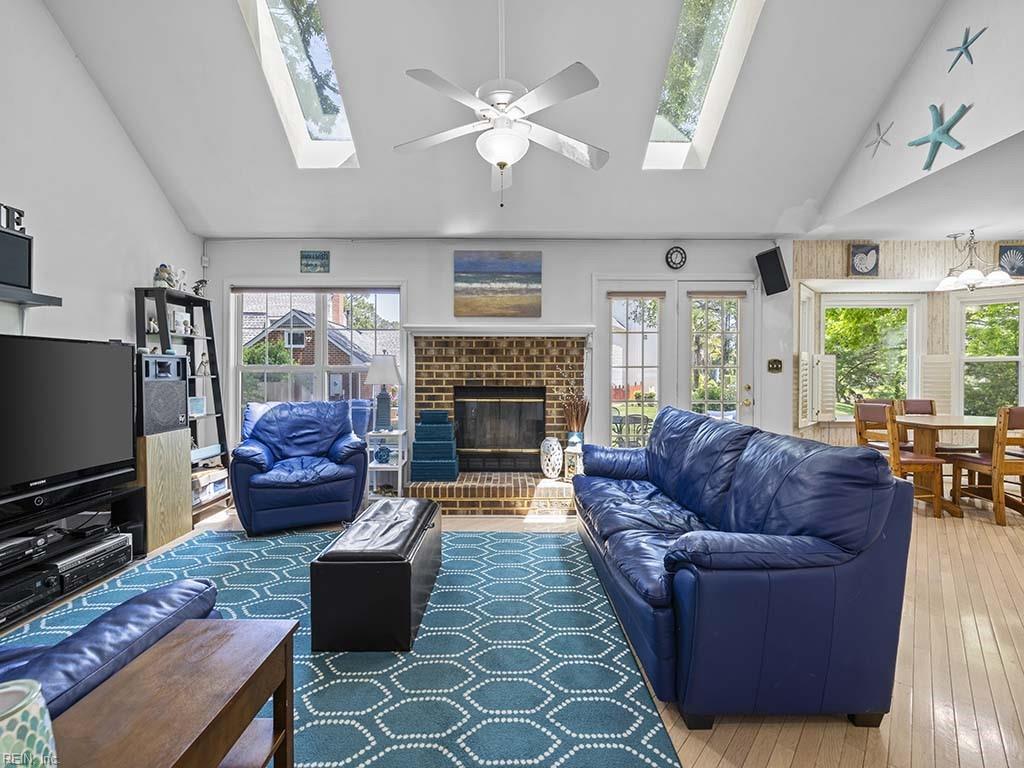1904 Red Barn DR