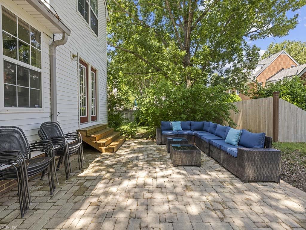 1904 Red Barn DR