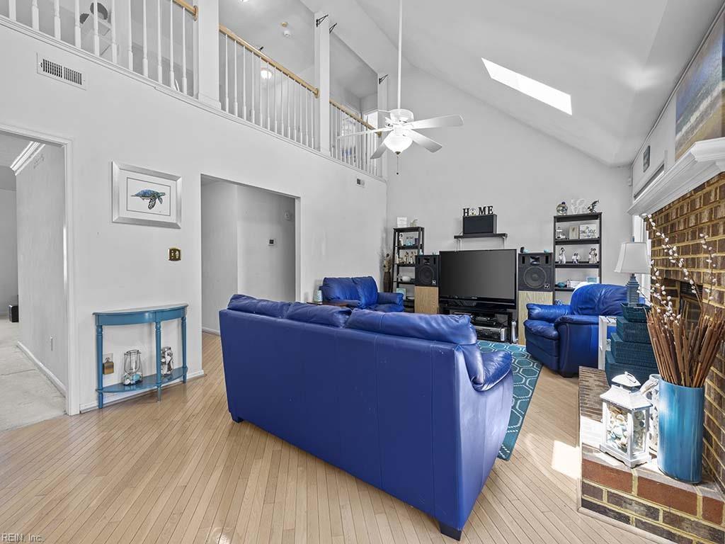 1904 Red Barn DR