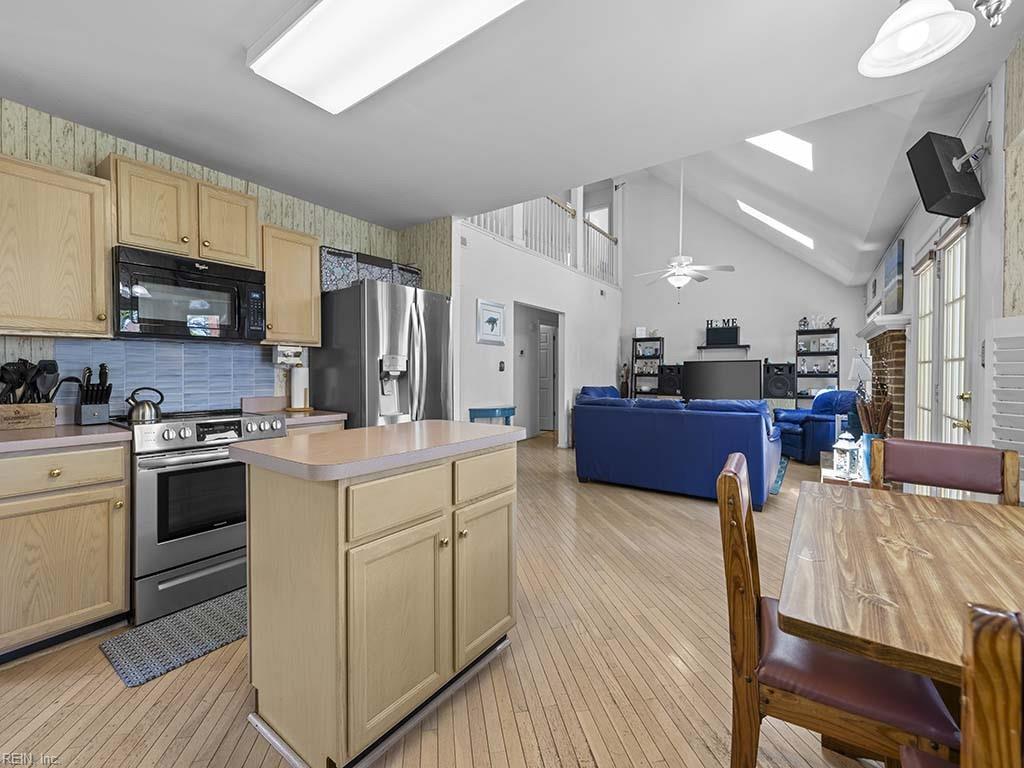 1904 Red Barn DR