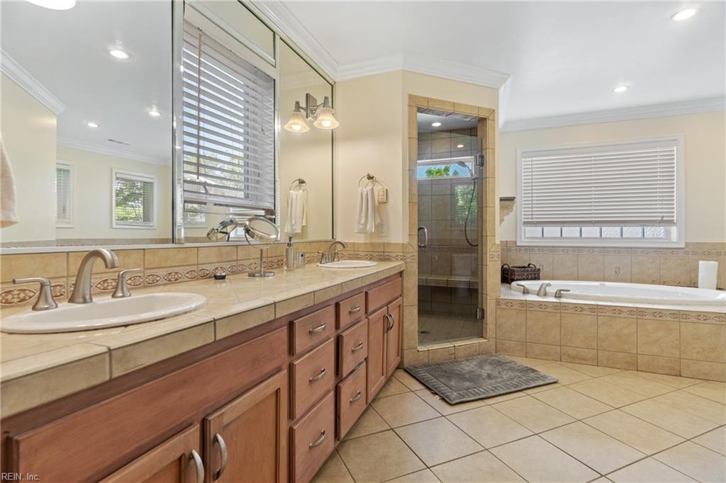 4504 Whitechapel CT