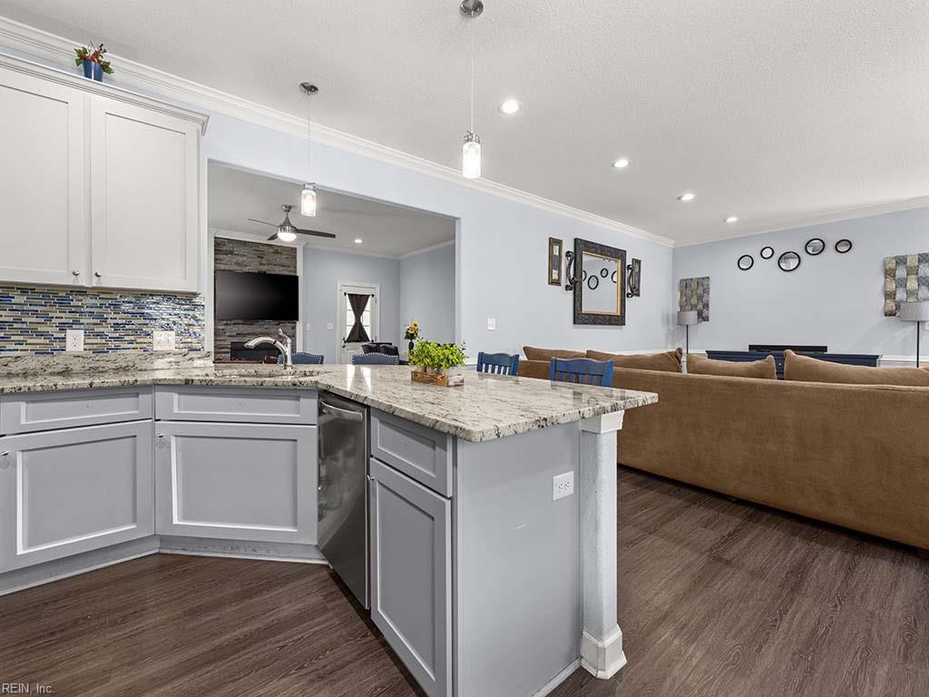 2420 Mandolin CT