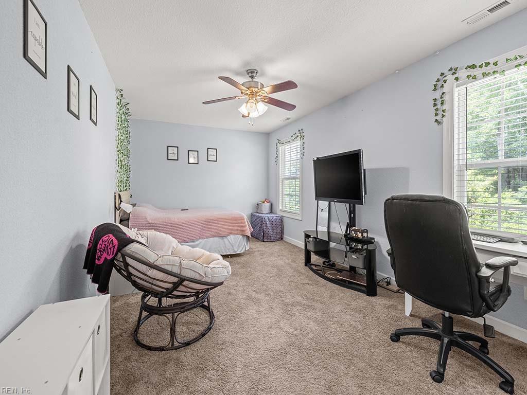 2420 Mandolin CT