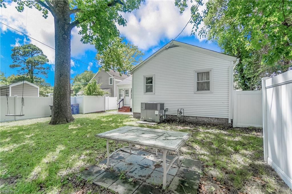 76 Gillis RD