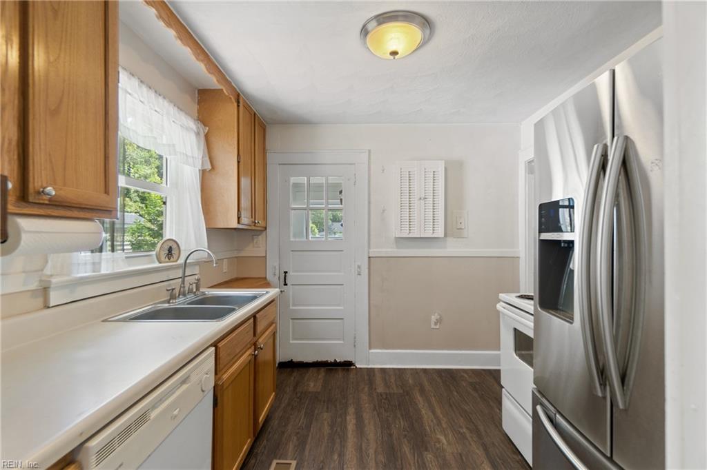 76 Gillis RD