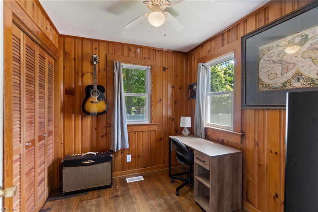 76 Gillis RD