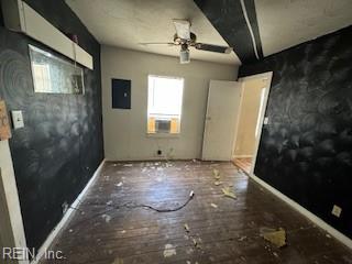 3411 Roanoke AVE
