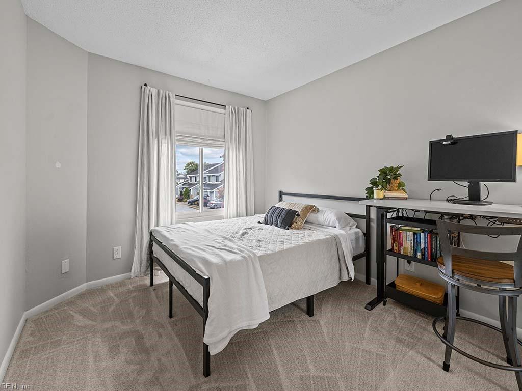 1138 Glengarry WAY