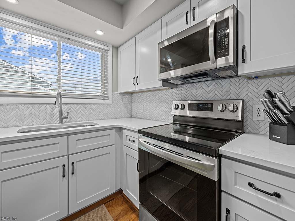 1138 Glengarry WAY