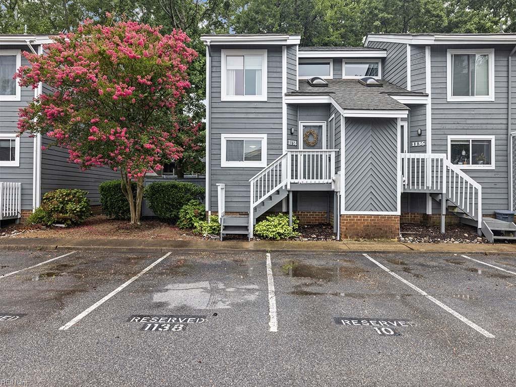 1138 Glengarry WAY