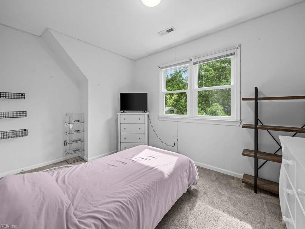 884 Le Cove DR