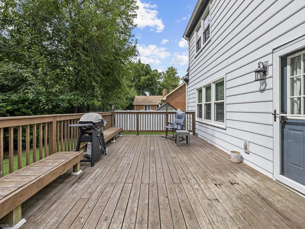 884 Le Cove DR