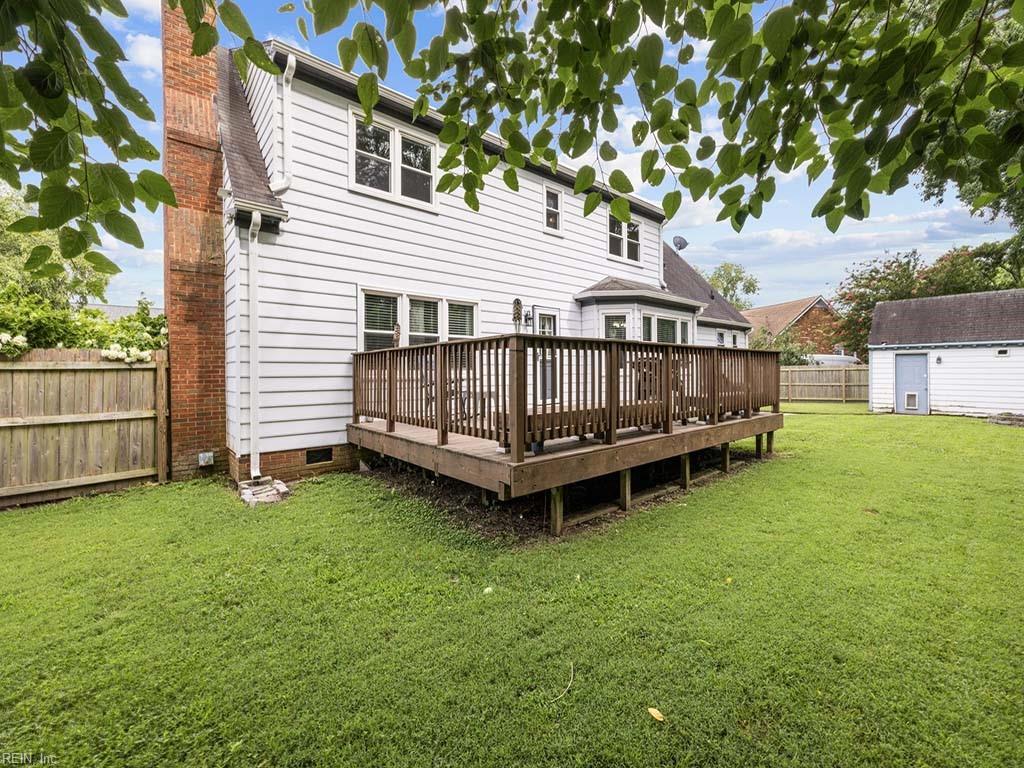 884 Le Cove DR