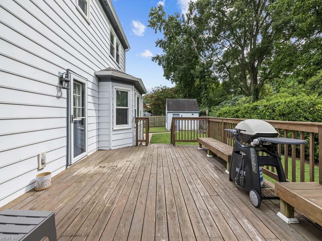 884 Le Cove DR