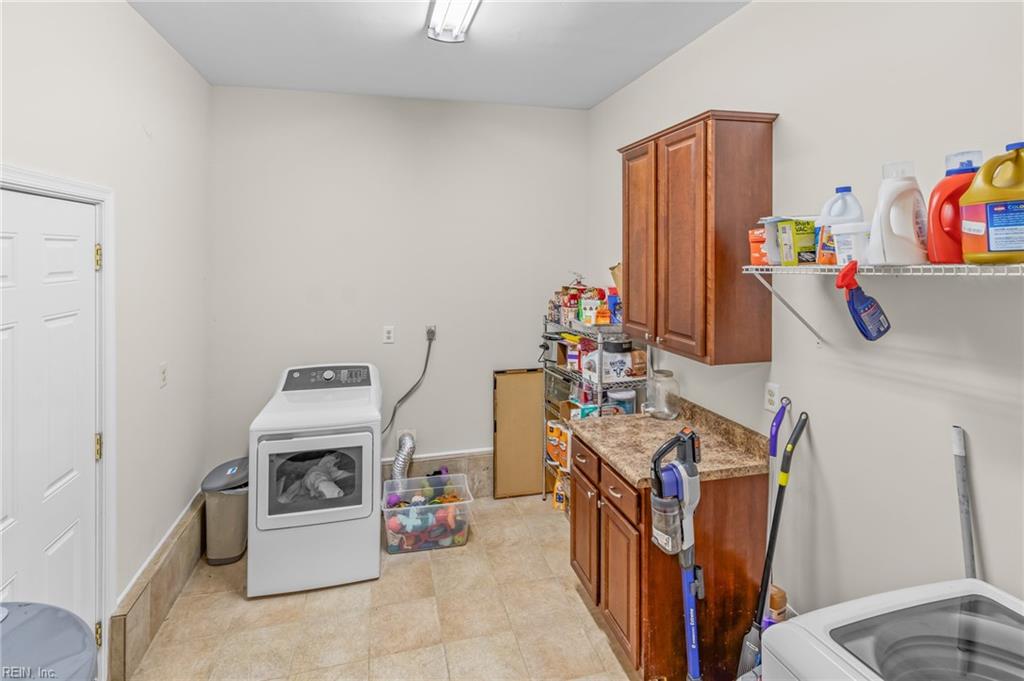 703 Sparrow RD