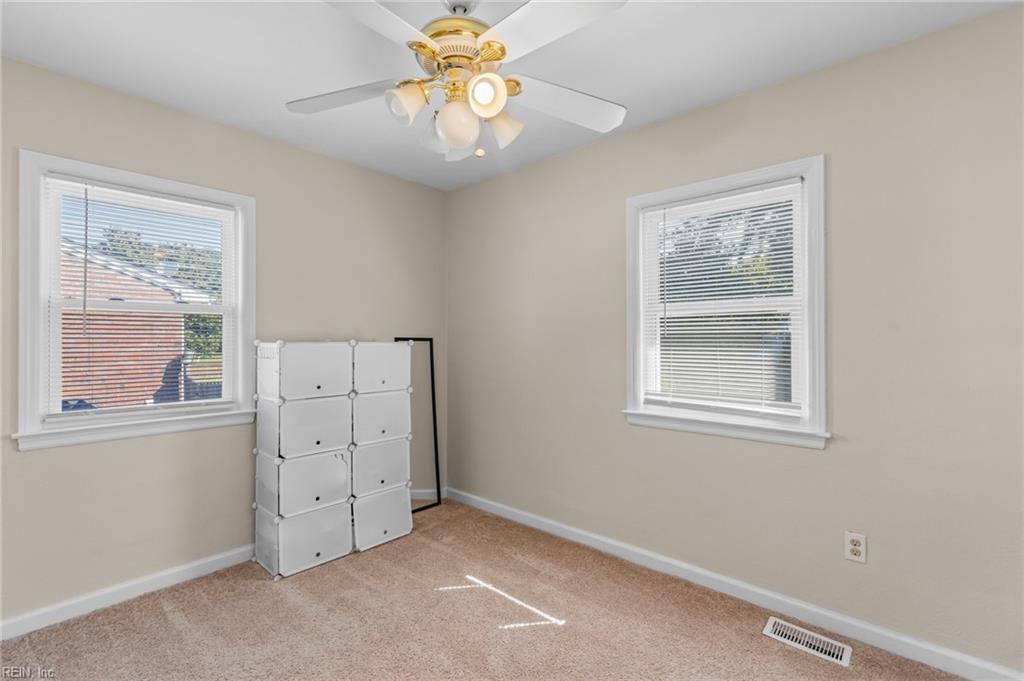 703 Sparrow RD