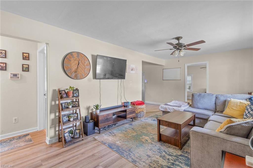 703 Sparrow RD