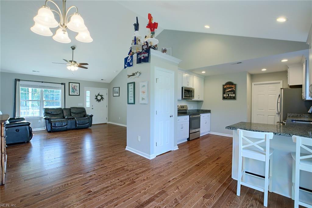 513 Carlton RD