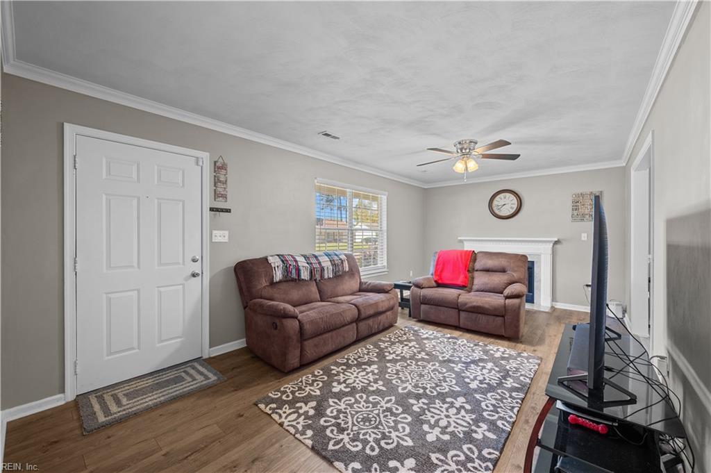 1328 Keaton WAY