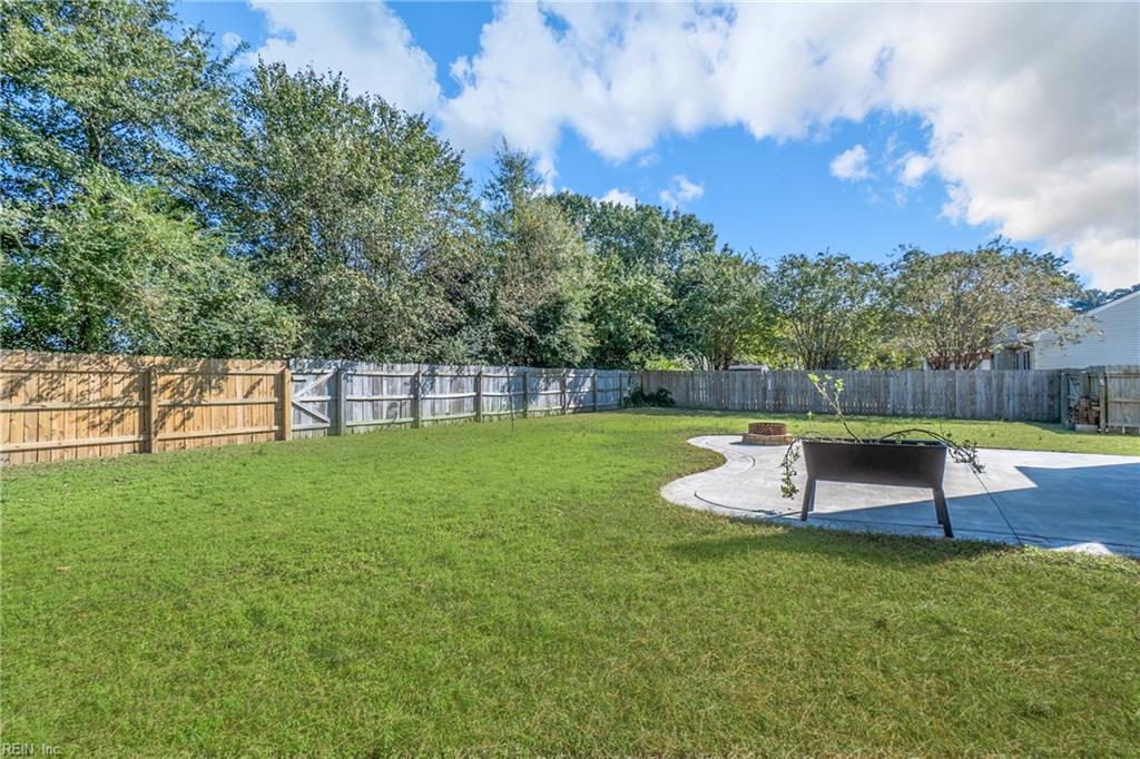3208 Mistletoe WAY
