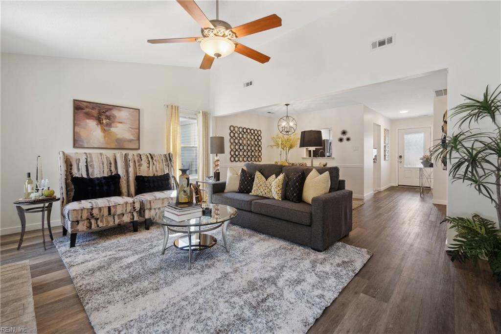 3208 Mistletoe WAY
