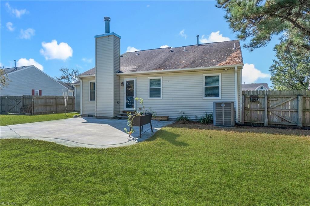 3208 Mistletoe WAY
