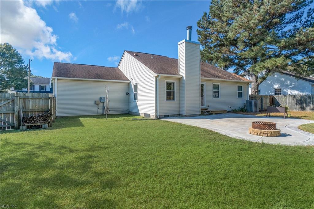 3208 Mistletoe WAY