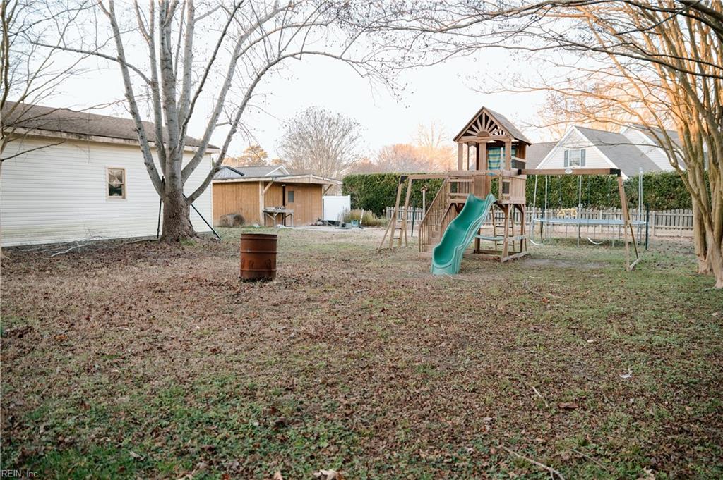 19 Riverside DR