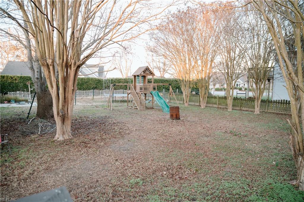 19 Riverside DR