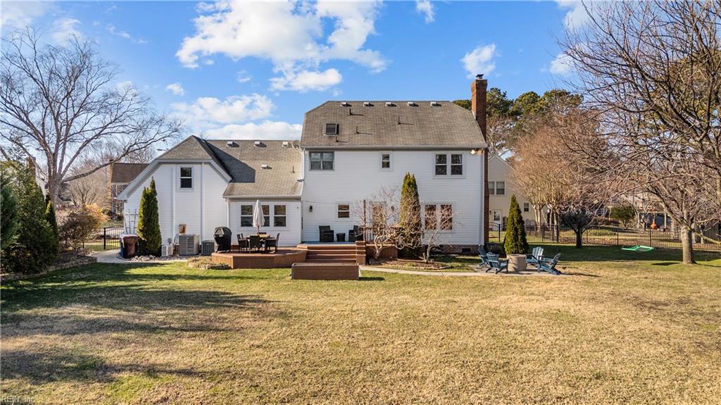 1315 Lake Point DR