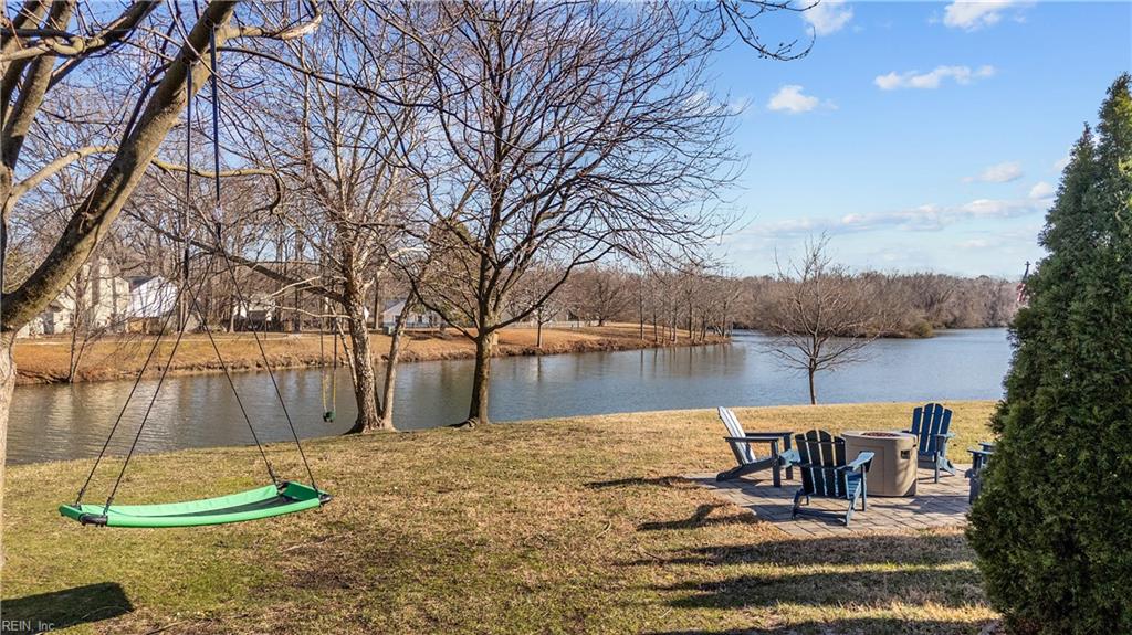 1315 Lake Point DR