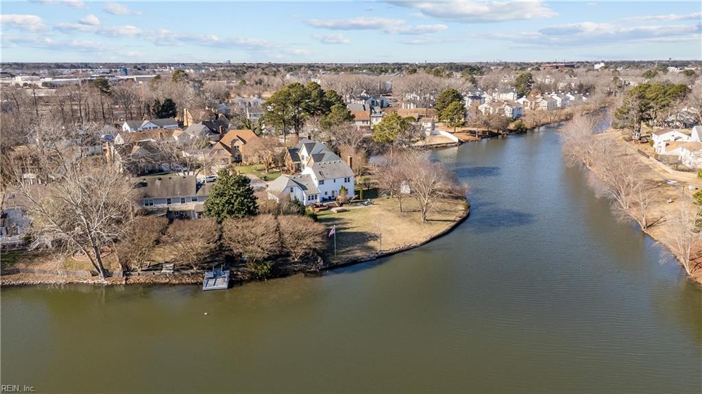 1315 Lake Point DR
