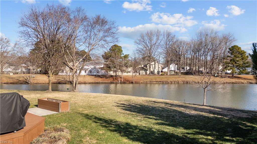 1315 Lake Point DR