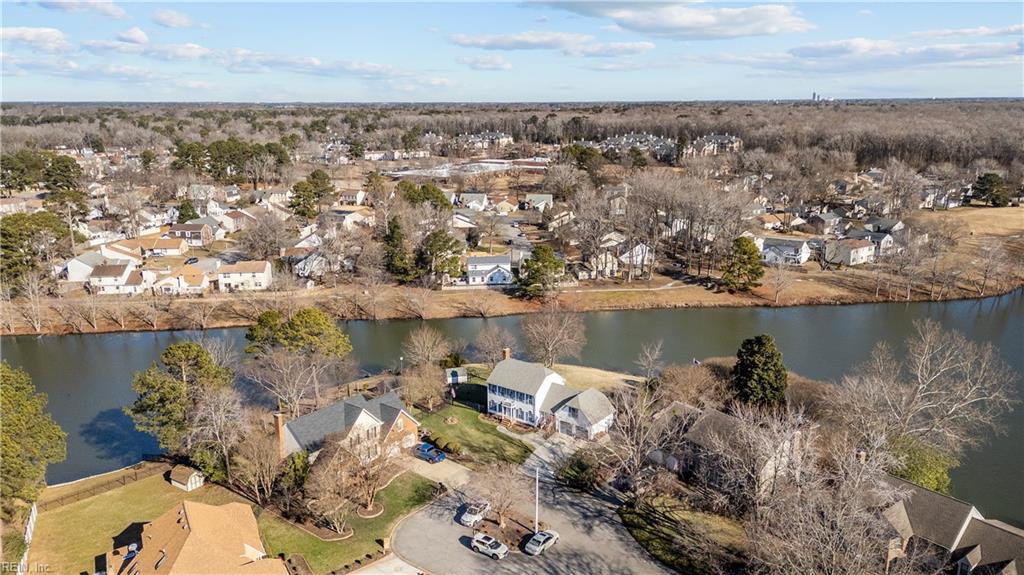 1315 Lake Point DR