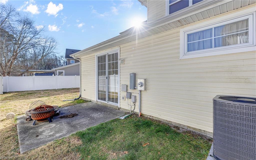 5832 Reon CT