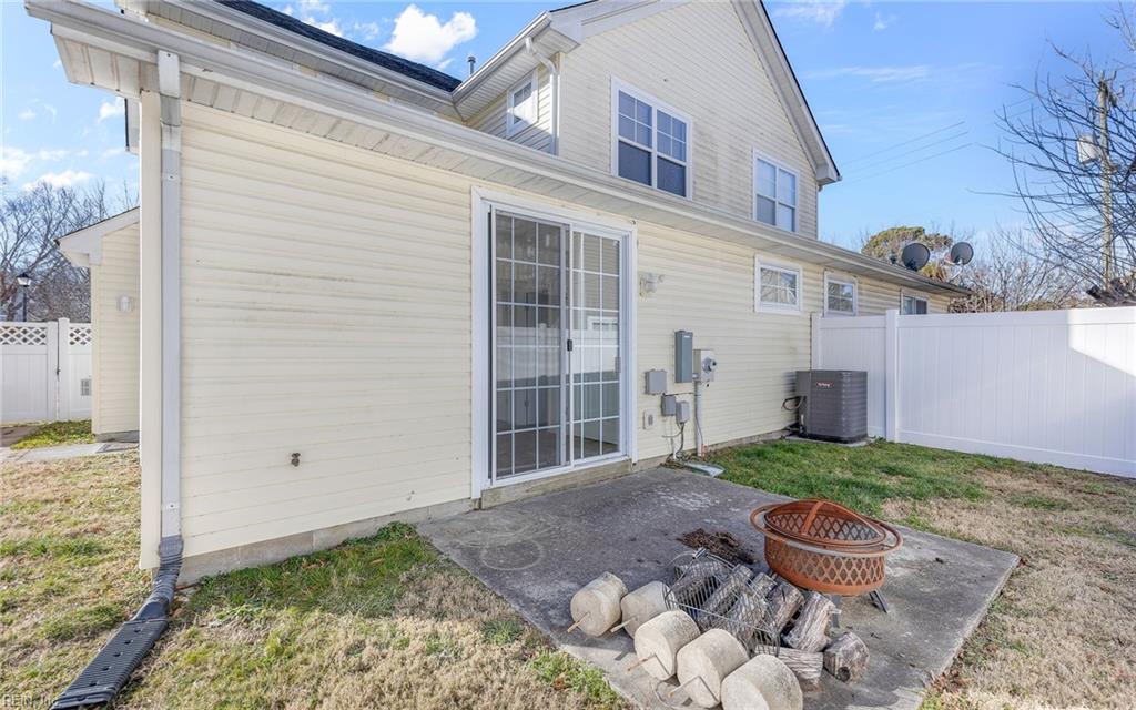 5832 Reon CT