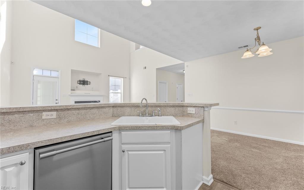 5832 Reon CT