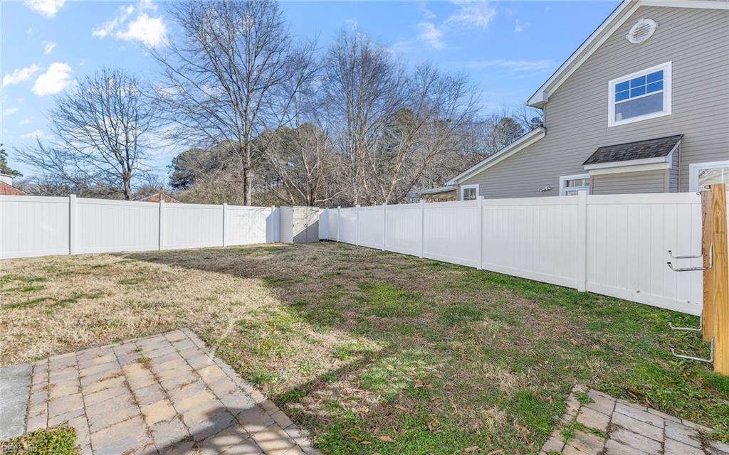 5832 Reon CT
