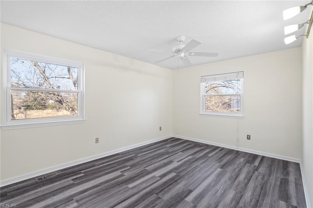 874 Jamestown Landing RD