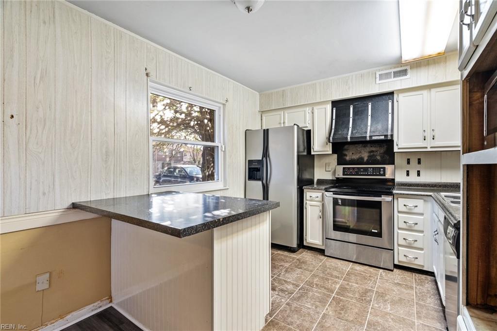 874 Jamestown Landing RD