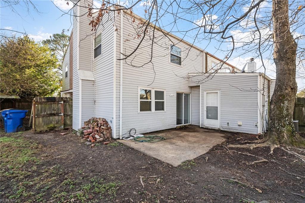 874 Jamestown Landing RD